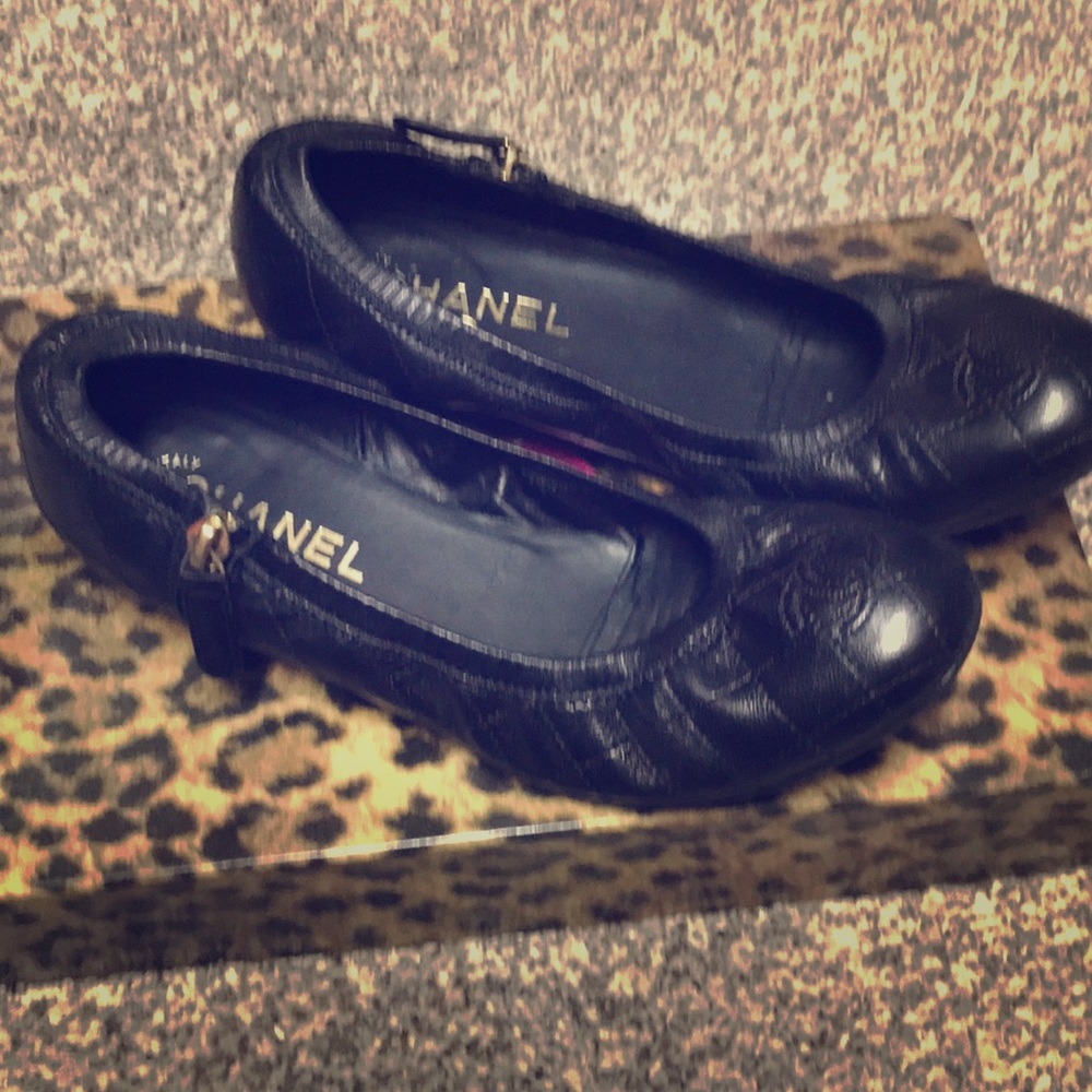 ***SOLD***CHANEL black lamb skin ballet flats! Sz7